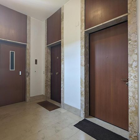Appartamento Big House-Private Parking-12" Walk From The Arena Verona Esterno foto