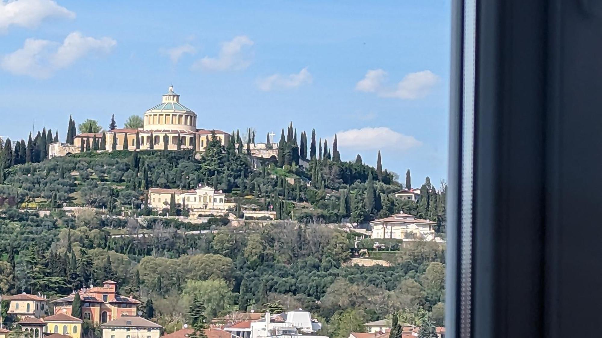Appartamento Big House-Private Parking-12" Walk From The Arena Verona Esterno foto