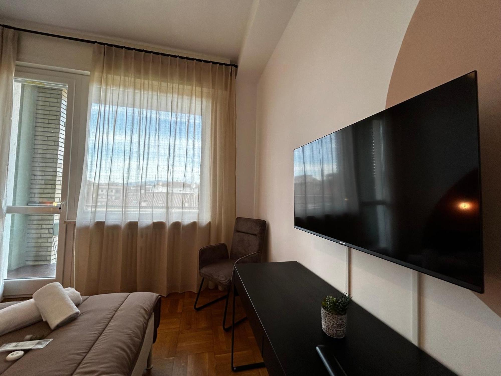 Appartamento Big House-Private Parking-12" Walk From The Arena Verona Esterno foto