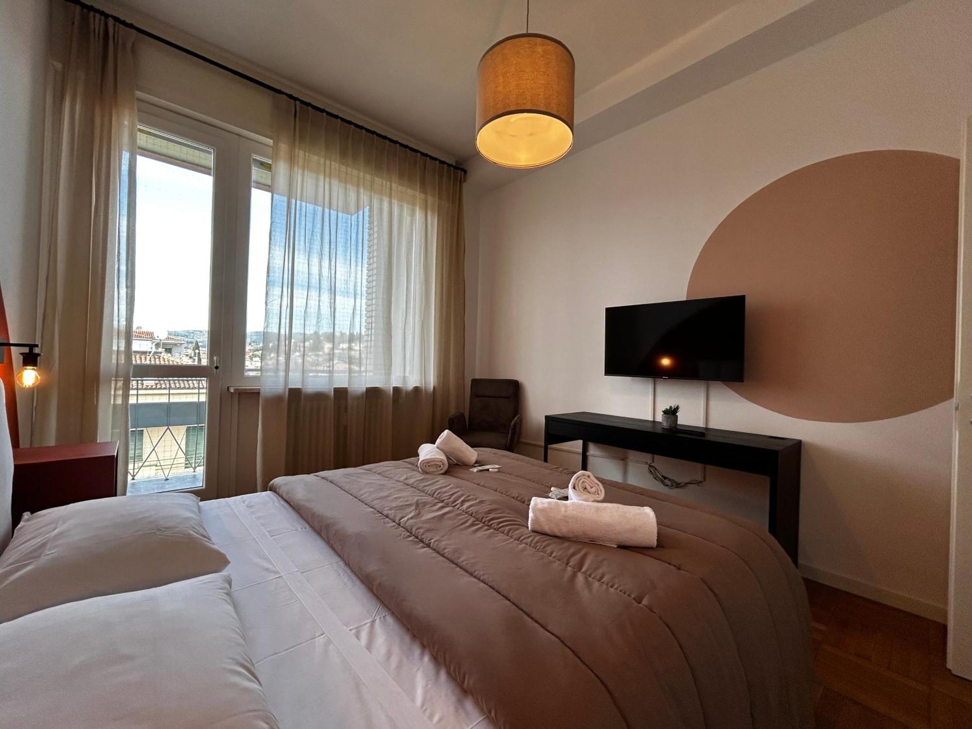 Appartamento Big House-Private Parking-12" Walk From The Arena Verona Esterno foto